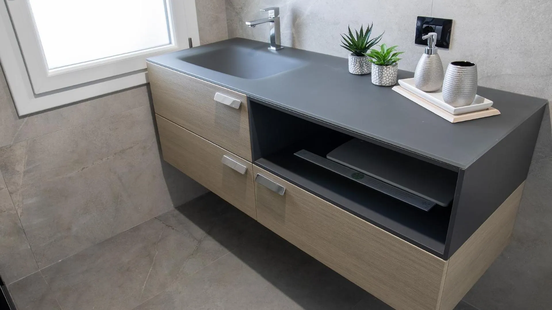 Vivimihome - Monti House 0*,